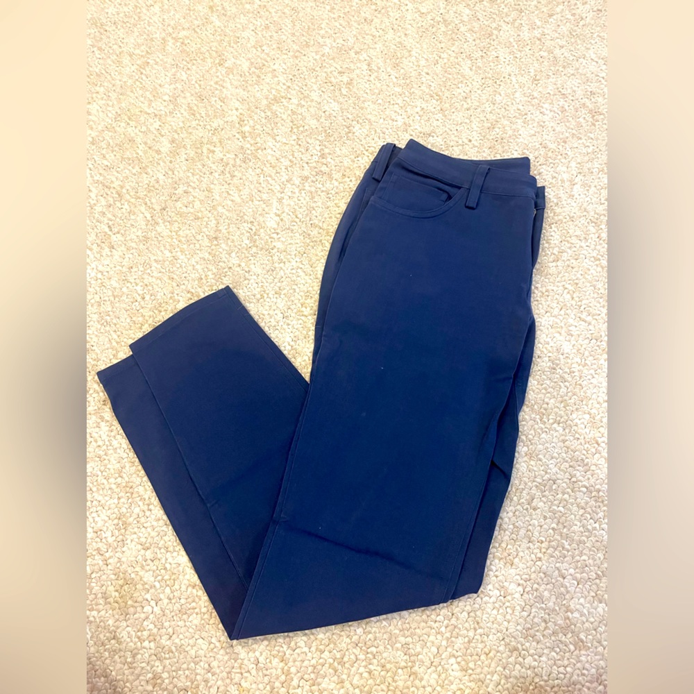 EUC Women’s Nike Golf slim leg trousers